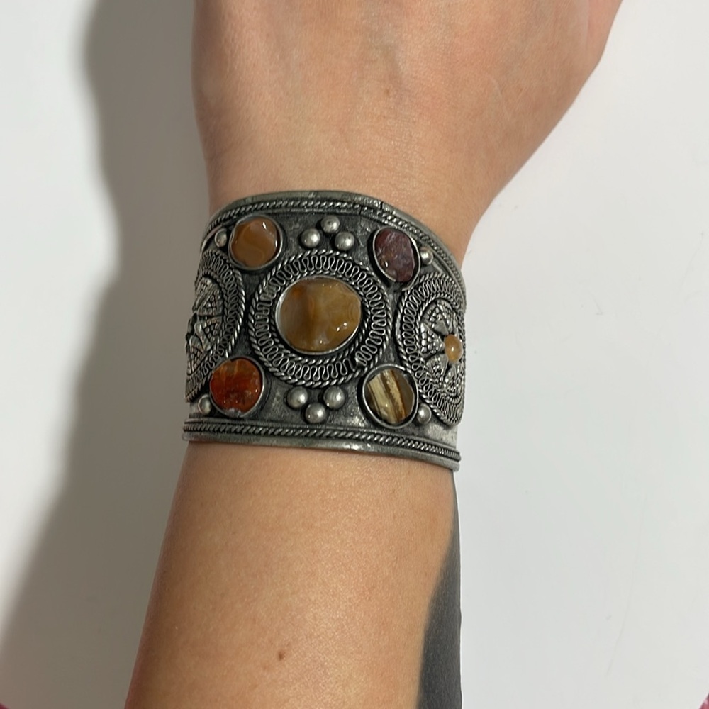 Stunning Moroccan Silver Tone Hammered Cuff, Vintage Genuine Gemstones Bracelet - Picture 3 of 7